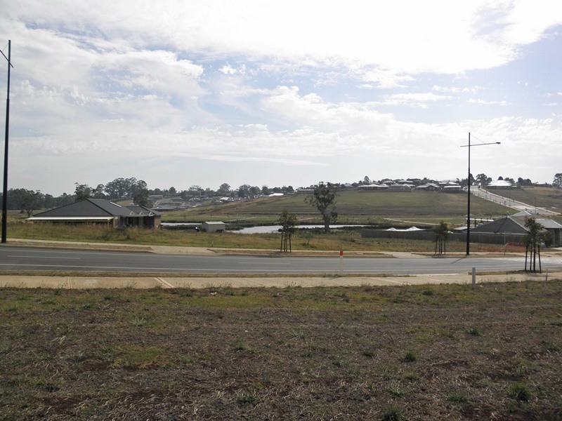 71 Jackson Drive, Drouin VIC 3818