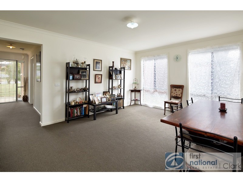 13 Springwater Drive, Drouin VIC 3818