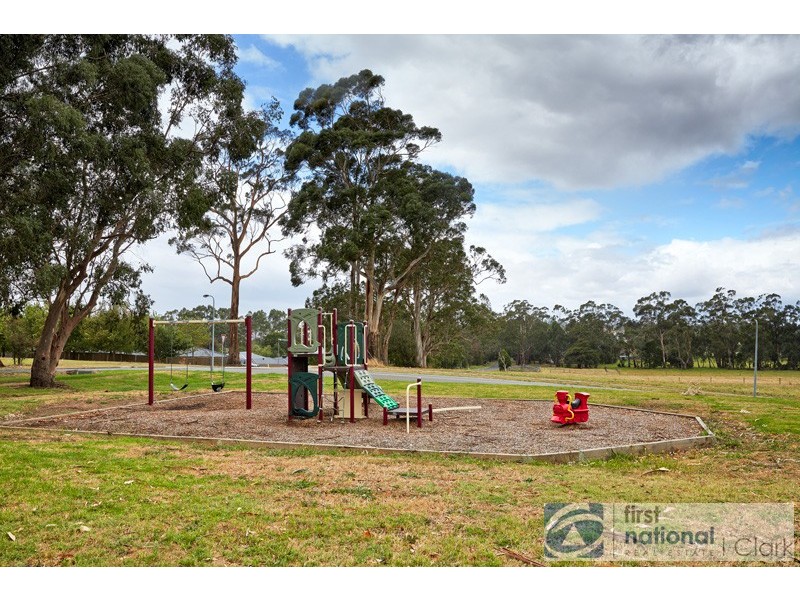 13 Springwater Drive, Drouin VIC 3818