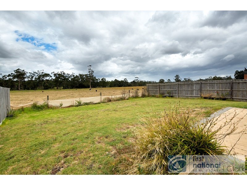 13 Springwater Drive, Drouin VIC 3818