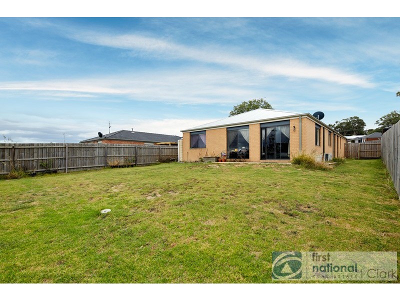 13 Springwater Drive, Drouin VIC 3818