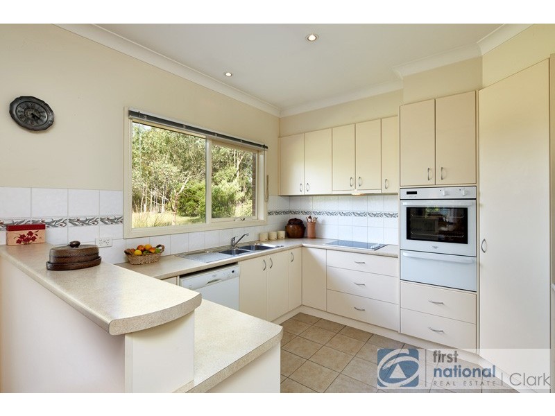 9 Hague Court, Drouin VIC 3818