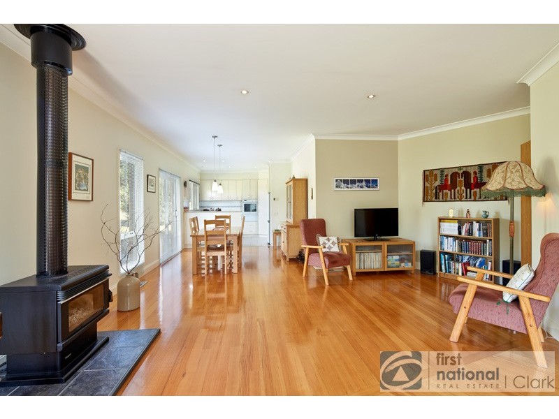 9 Hague Court, Drouin VIC 3818