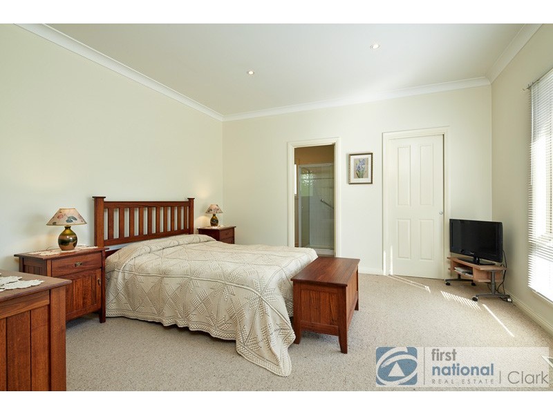 9 Hague Court, Drouin VIC 3818