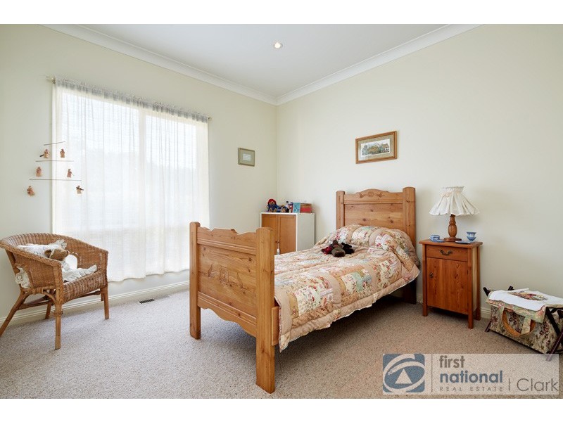 9 Hague Court, Drouin VIC 3818