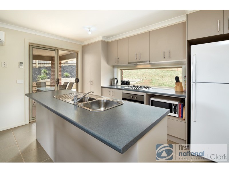 43 Dawson Drive, Warragul VIC 3820