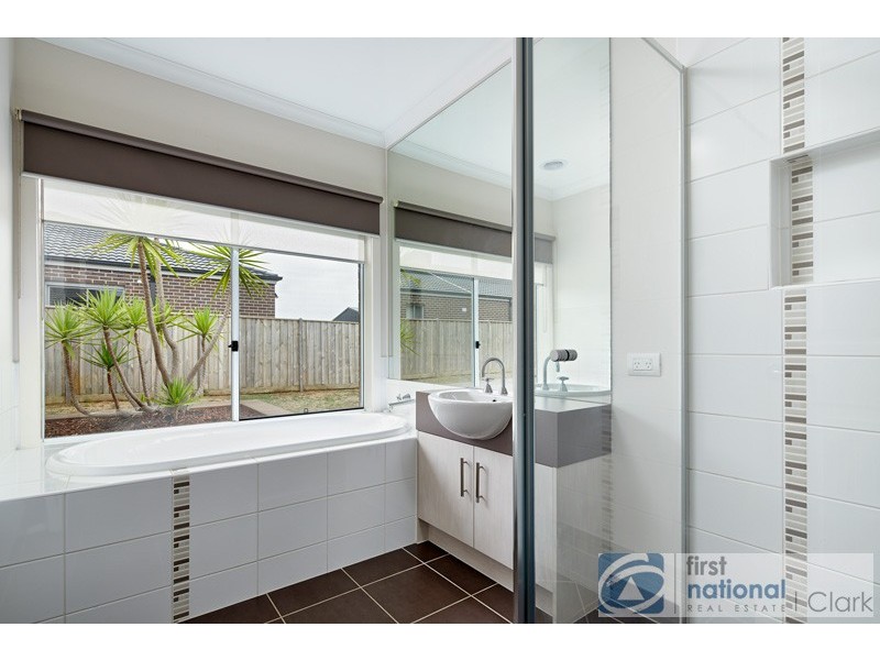 163 Twin Ranges Drive, Warragul VIC 3820