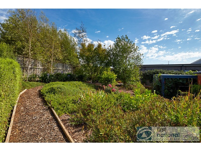 77 Twin Ranges Drive, Warragul VIC 3820