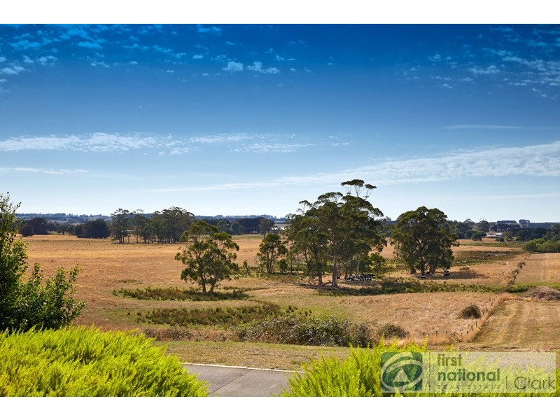 77 Twin Ranges Drive, Warragul VIC 3820