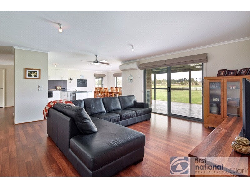 75 Shillinglaw Rd, Drouin VIC 3818