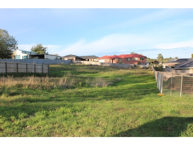 302 Settlement Road, Drouin VIC 3818