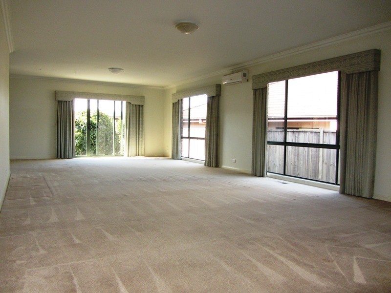 2/14 Banksia Street, Warragul VIC 3820