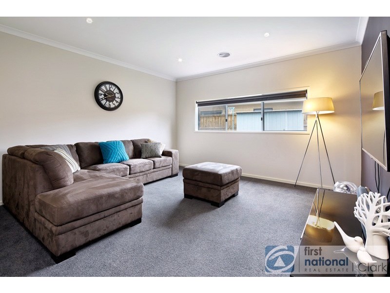 11 Kensington Drive, Warragul VIC 3820