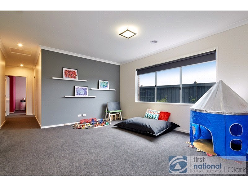 11 Kensington Drive, Warragul VIC 3820