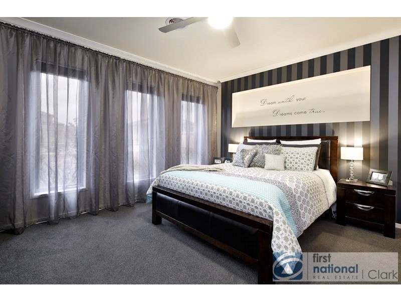 11 Kensington Drive, Warragul VIC 3820