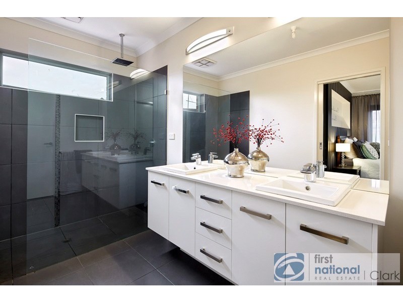 11 Kensington Drive, Warragul VIC 3820