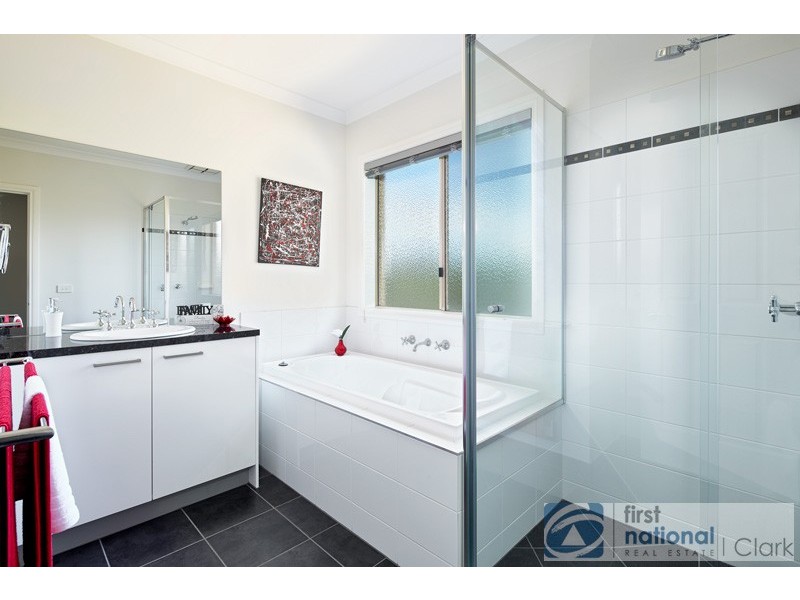 26 Montrose Street, Warragul VIC 3820