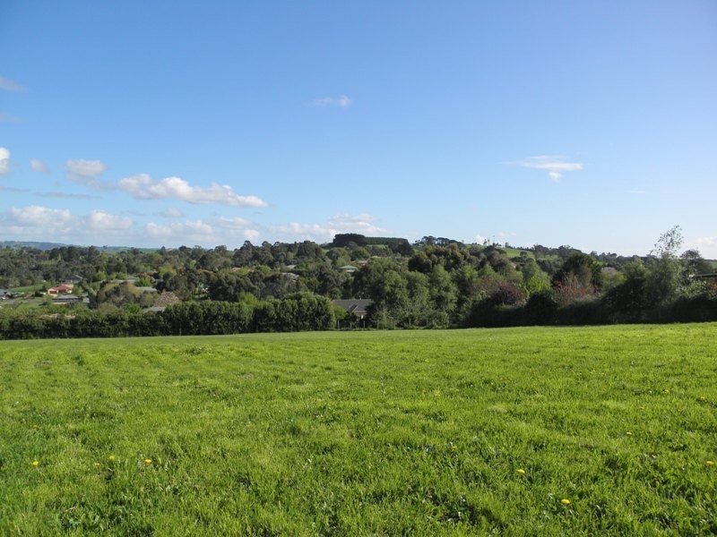 8 Fernery Boulevard, Warragul VIC 3820