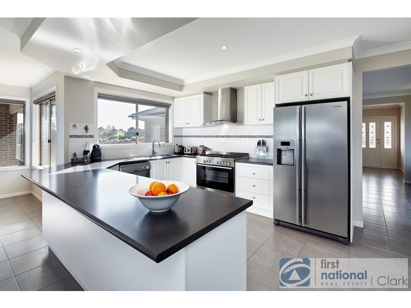 44 Kensington Square, Drouin VIC 3818