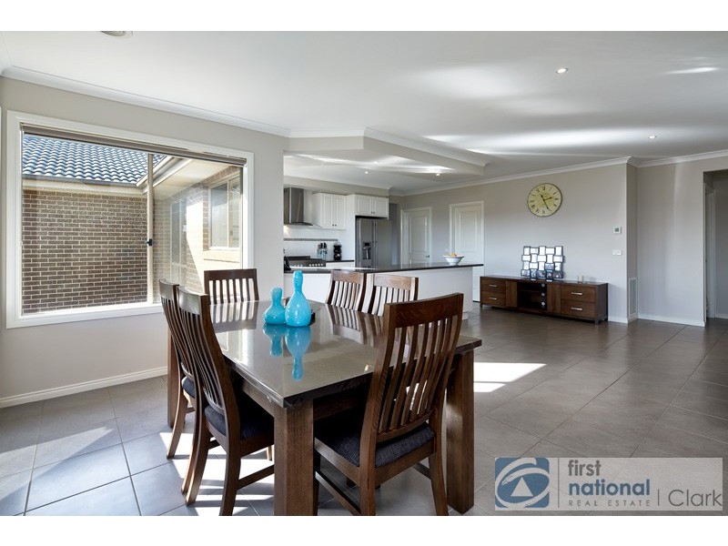 44 Kensington Square, Drouin VIC 3818