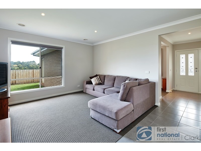 44 Kensington Square, Drouin VIC 3818
