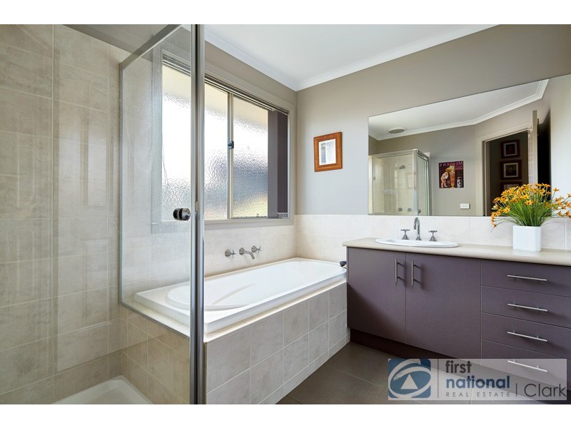 8 Park Vista, Drouin VIC 3818