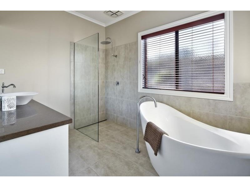 46 Kensington Square, Drouin VIC 3818
