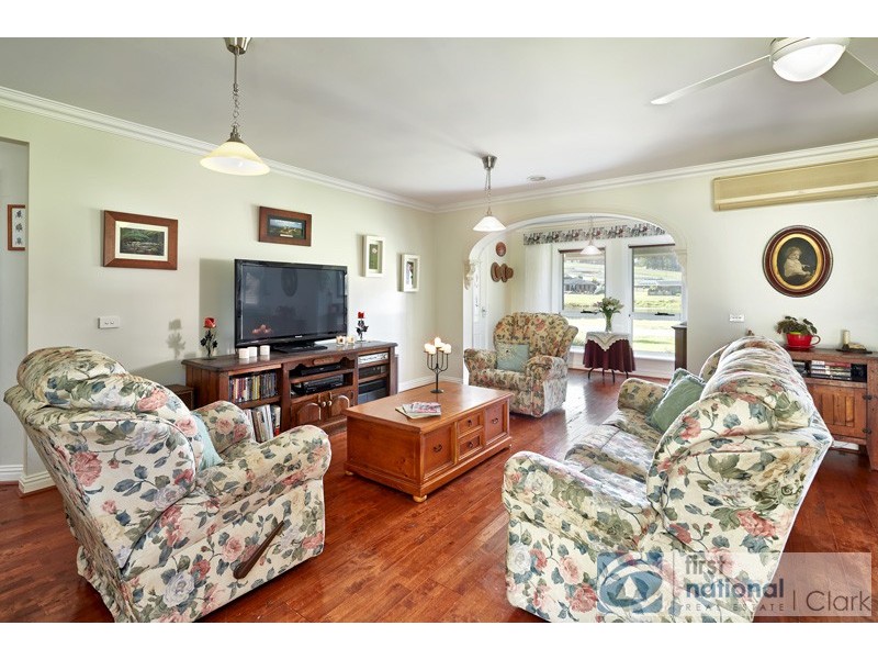 4 Spring Place, Drouin VIC 3818