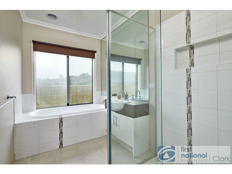 172 Twin Ranges Drive, Warragul VIC 3820