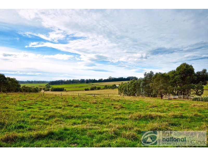 68 Pine Grove Rd, Poowong North VIC 3988