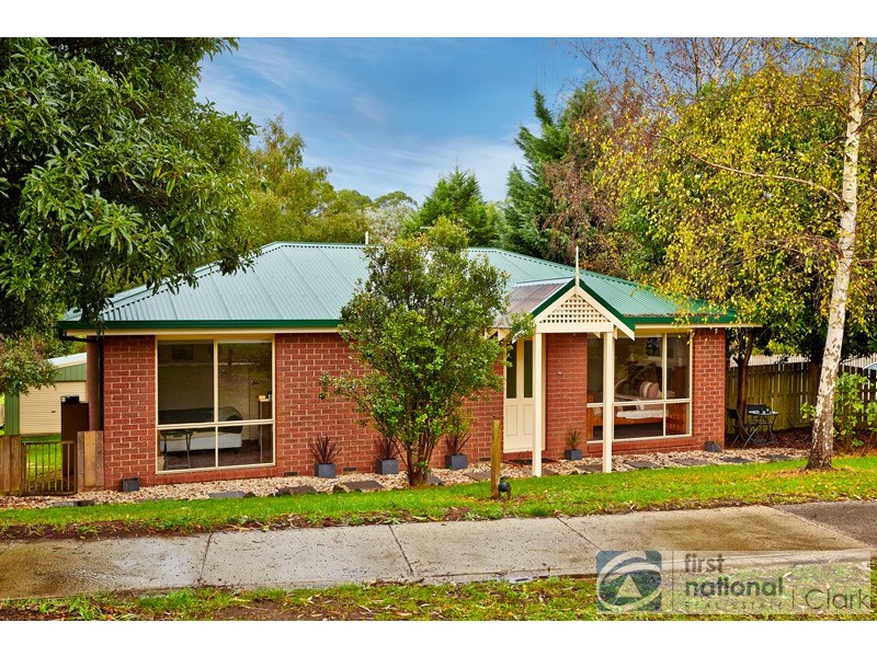 10 Calway Street, Drouin VIC 3818