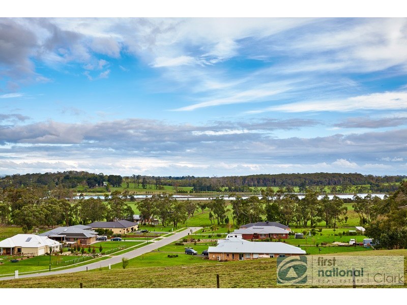 18 Bunjil Drive, Drouin VIC 3818