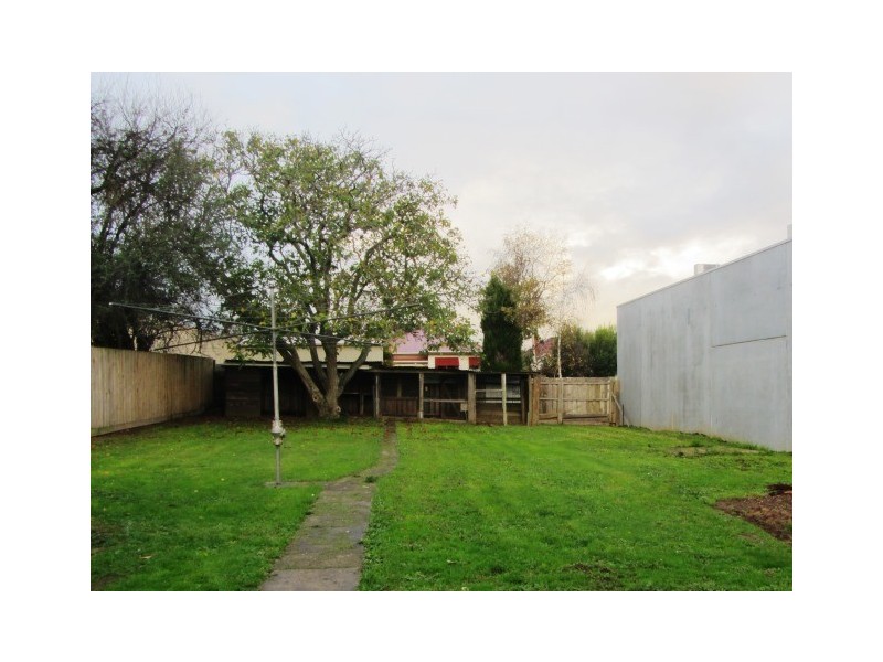 16 Gladstone Street, Warragul VIC 3820