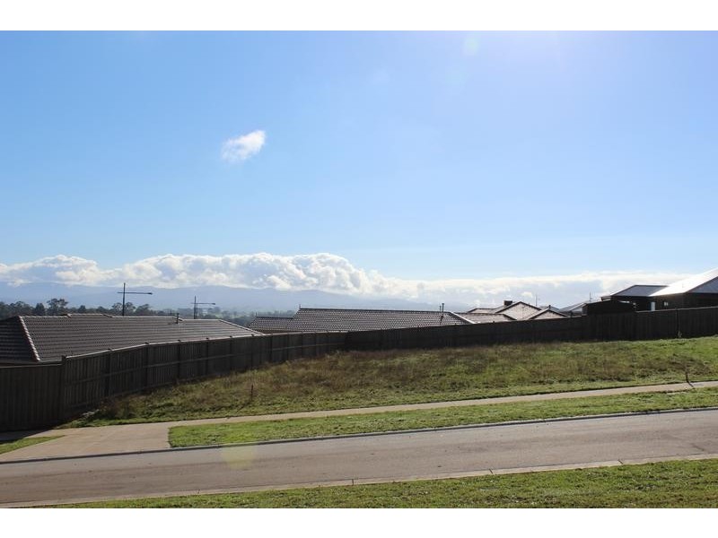 2 Penfold Place, Drouin VIC 3818