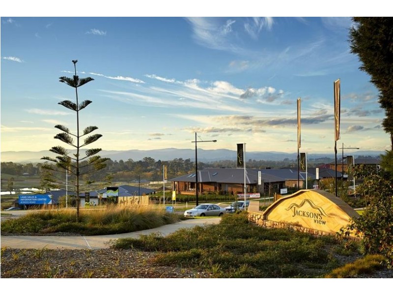 2 Penfold Place, Drouin VIC 3818