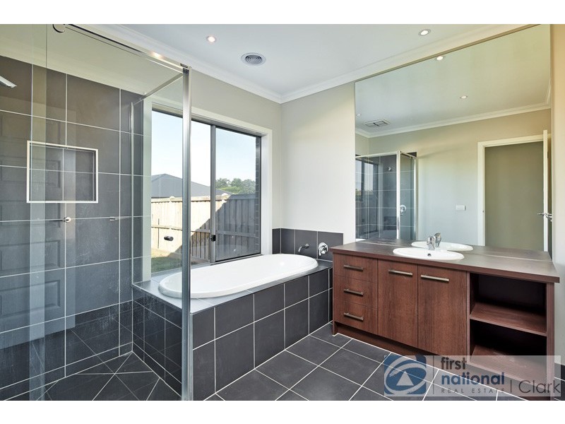 161 Twin Ranges Drive, Warragul VIC 3820