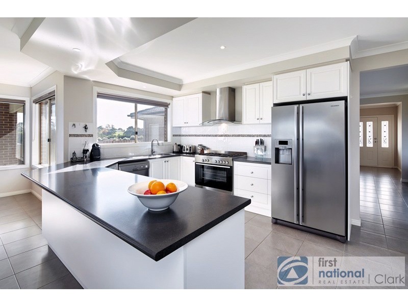 44 Kensington Square, Drouin VIC 3818