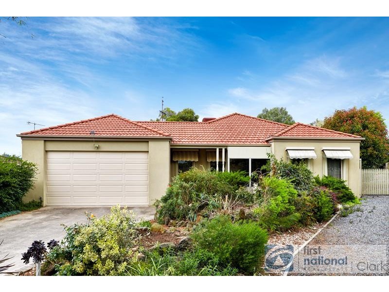 8 Tracie Court, Drouin VIC 3818