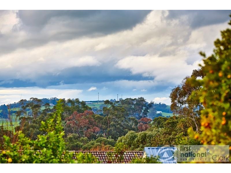 8 Tracie Court, Drouin VIC 3818