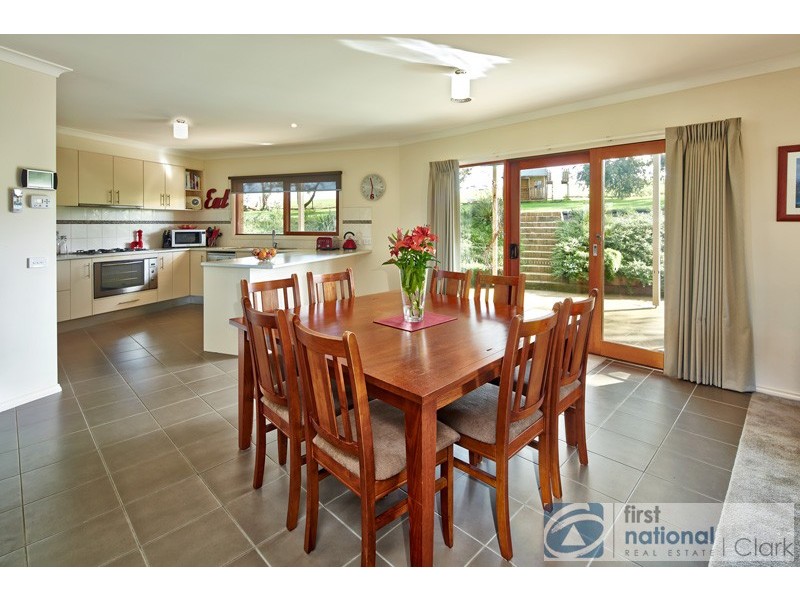 14 Bunjil Drive, Drouin VIC 3818