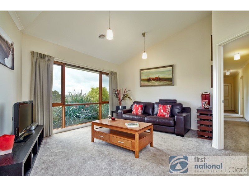 14 Bunjil Drive, Drouin VIC 3818