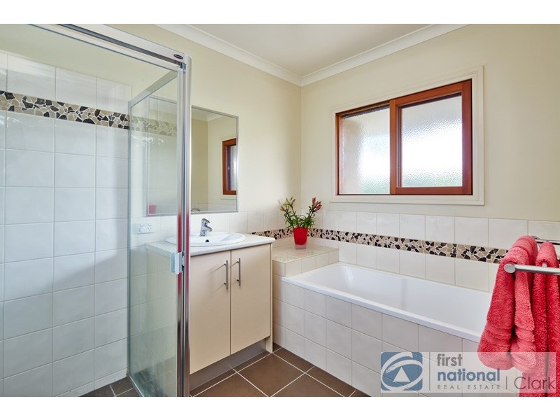 14 Bunjil Drive, Drouin VIC 3818