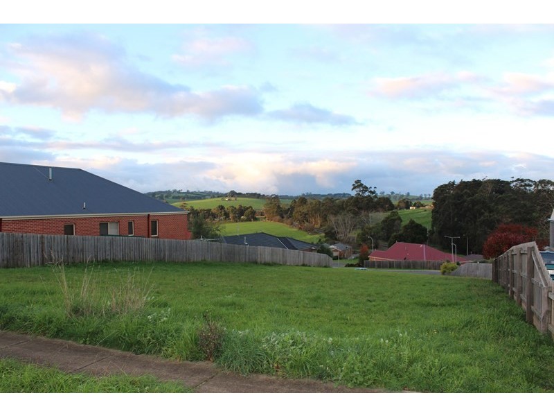 4 Carbine Court, Drouin VIC 3818