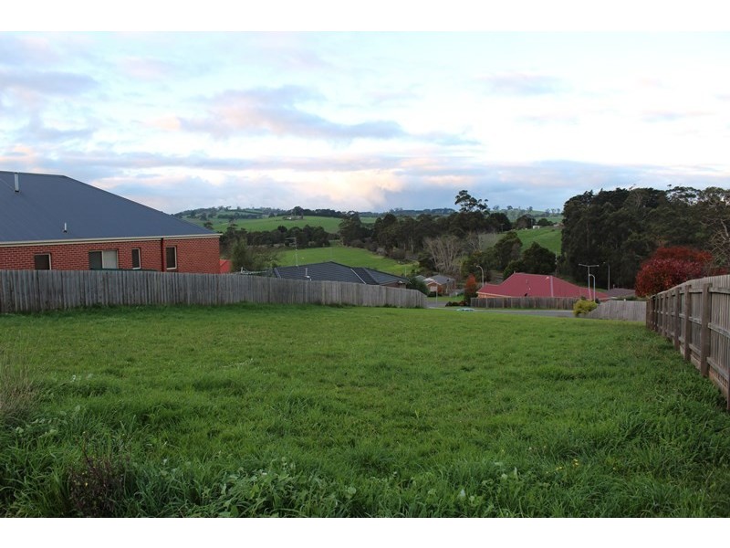 4 Carbine Court, Drouin VIC 3818