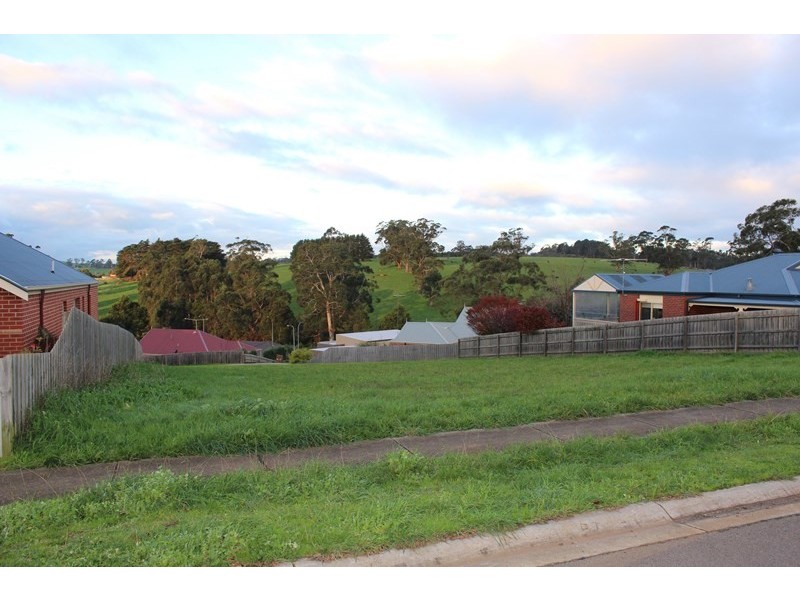 4 Carbine Court, Drouin VIC 3818