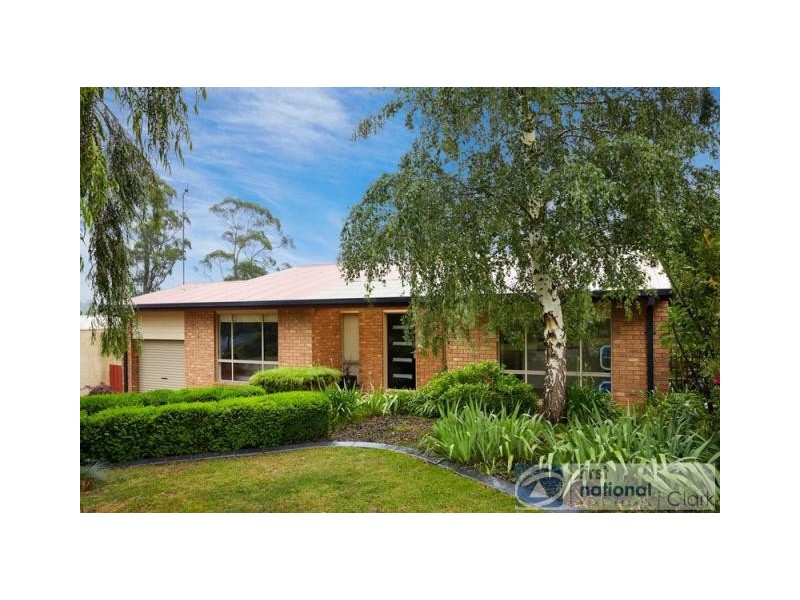 9 Wallace Crescent, Drouin VIC 3818