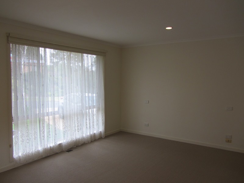 9 Wallace Crescent, Drouin VIC 3818