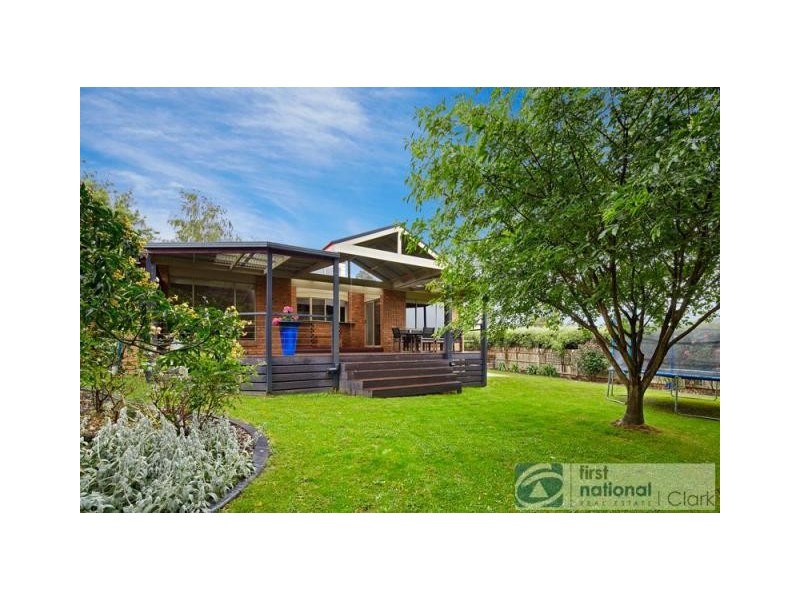 9 Wallace Crescent, Drouin VIC 3818