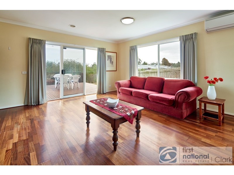 13 Bateson Court, Drouin VIC 3818