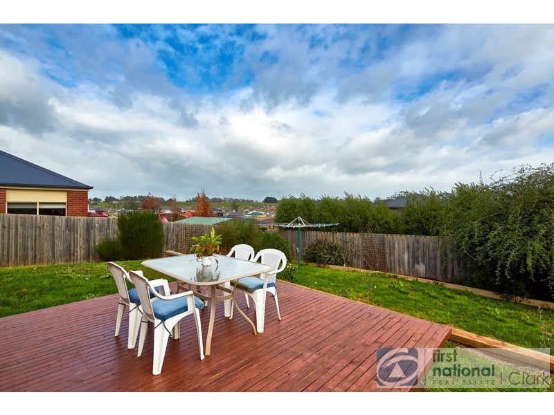 13 Bateson Court, Drouin VIC 3818